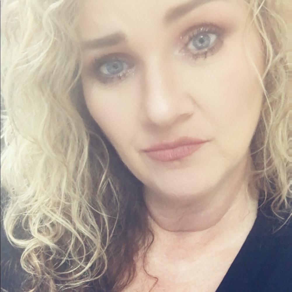 Meet your Posher, Marie